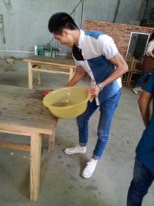 時代先鋒協(xié)會志愿者義務(wù)講解隊參加國際博物館日活動