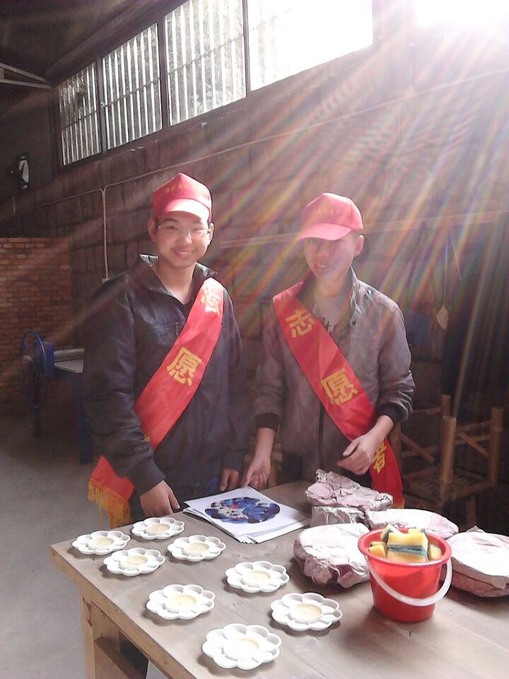 弘揚(yáng)雷鋒精神，彩陶展義工行